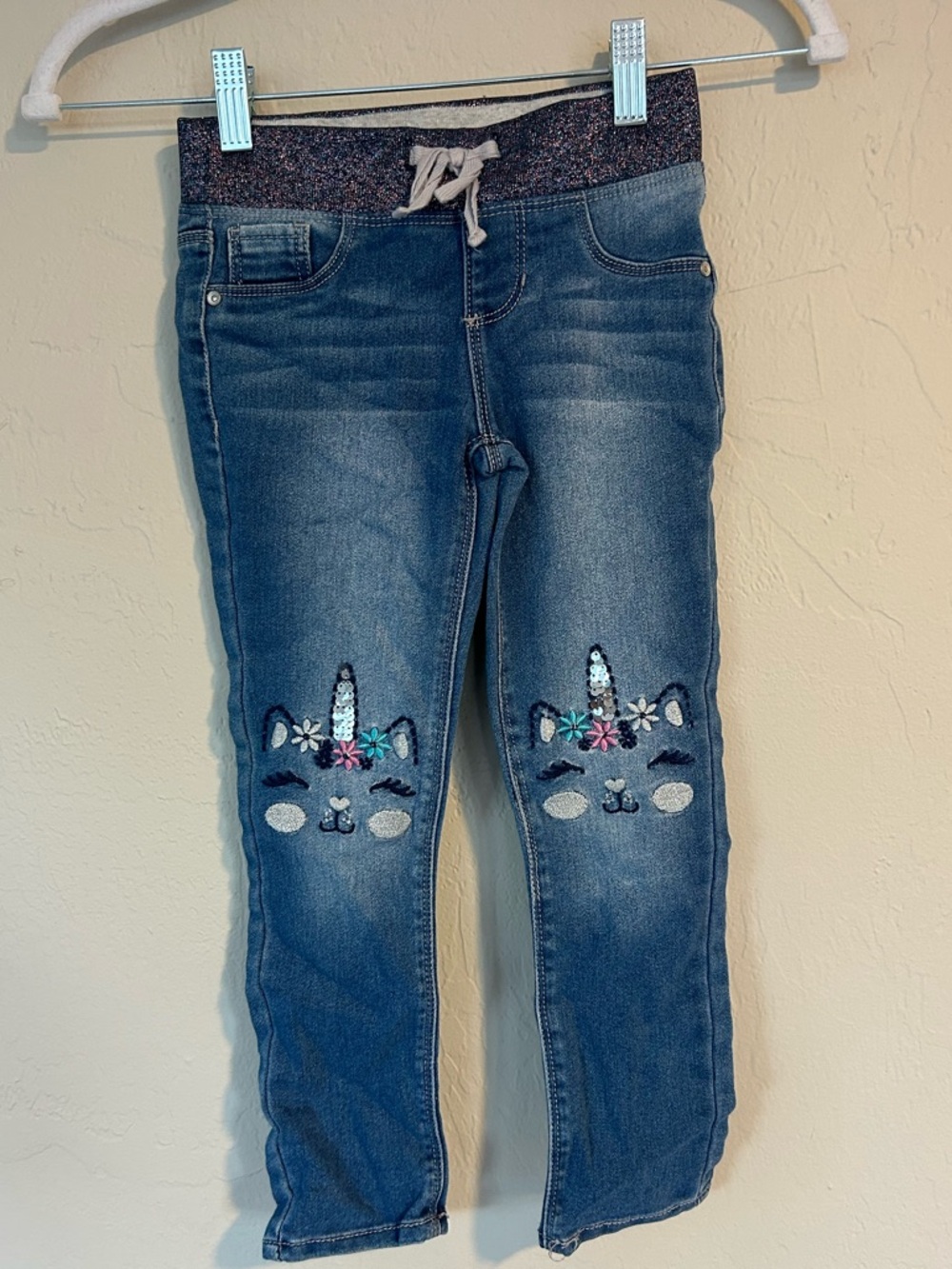 Girls Squeeze Unicorn Patch Jeans Size 6  (1633)